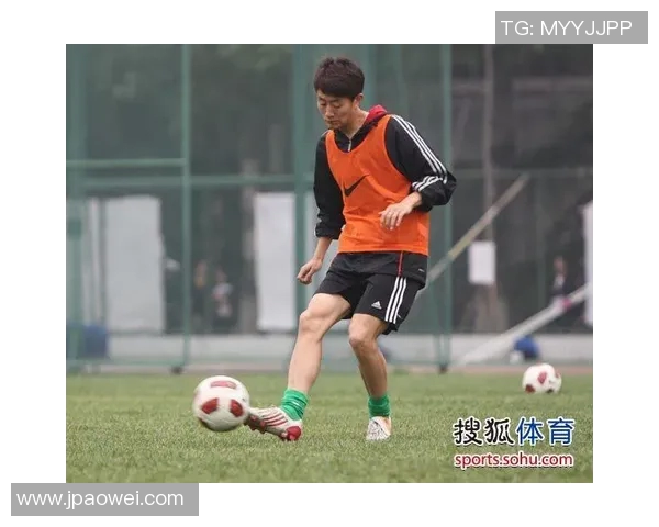 高雷雷足球明星的传奇人生与职业生涯回顾及其对中国足球的影响